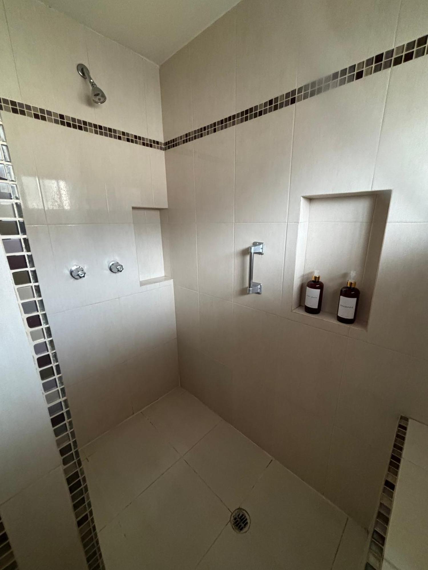 Casa Macfarland Boutique Apartment เอนเซนาดา ภายนอก รูปภาพ